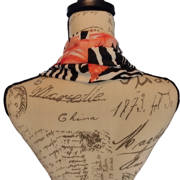 Floral Halter Dress - Picture 4 of 7